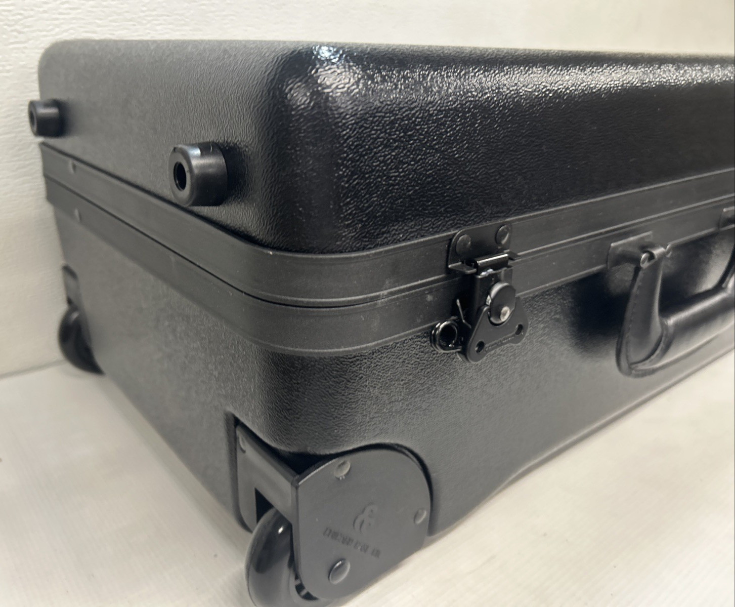Heavy Duty Chicago Case Company Black Travel Case On Wheels-Excellent