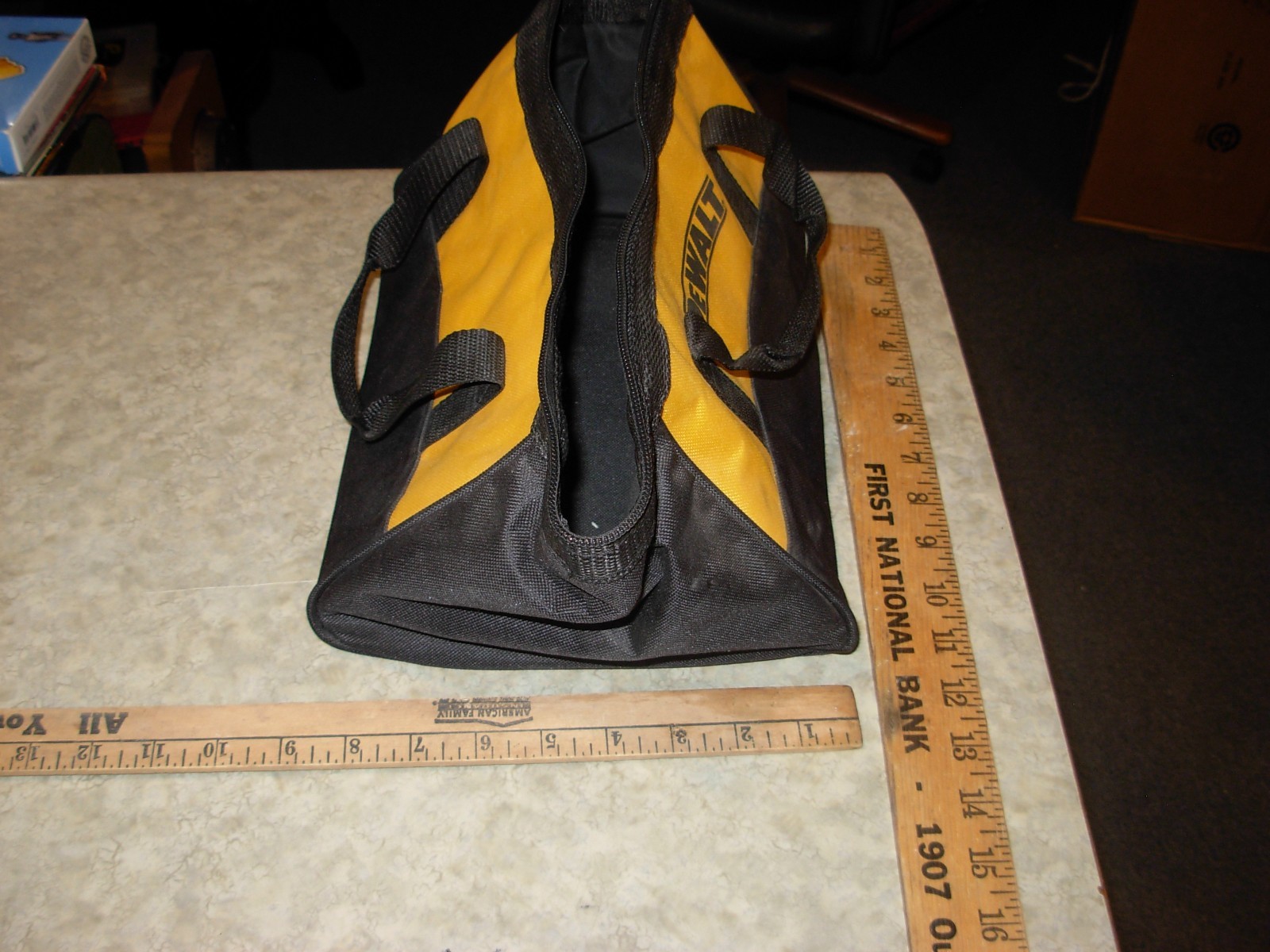 DeWalt 11″ HD Canvas Contractor Tool Storage Bag-used 11/9 inches