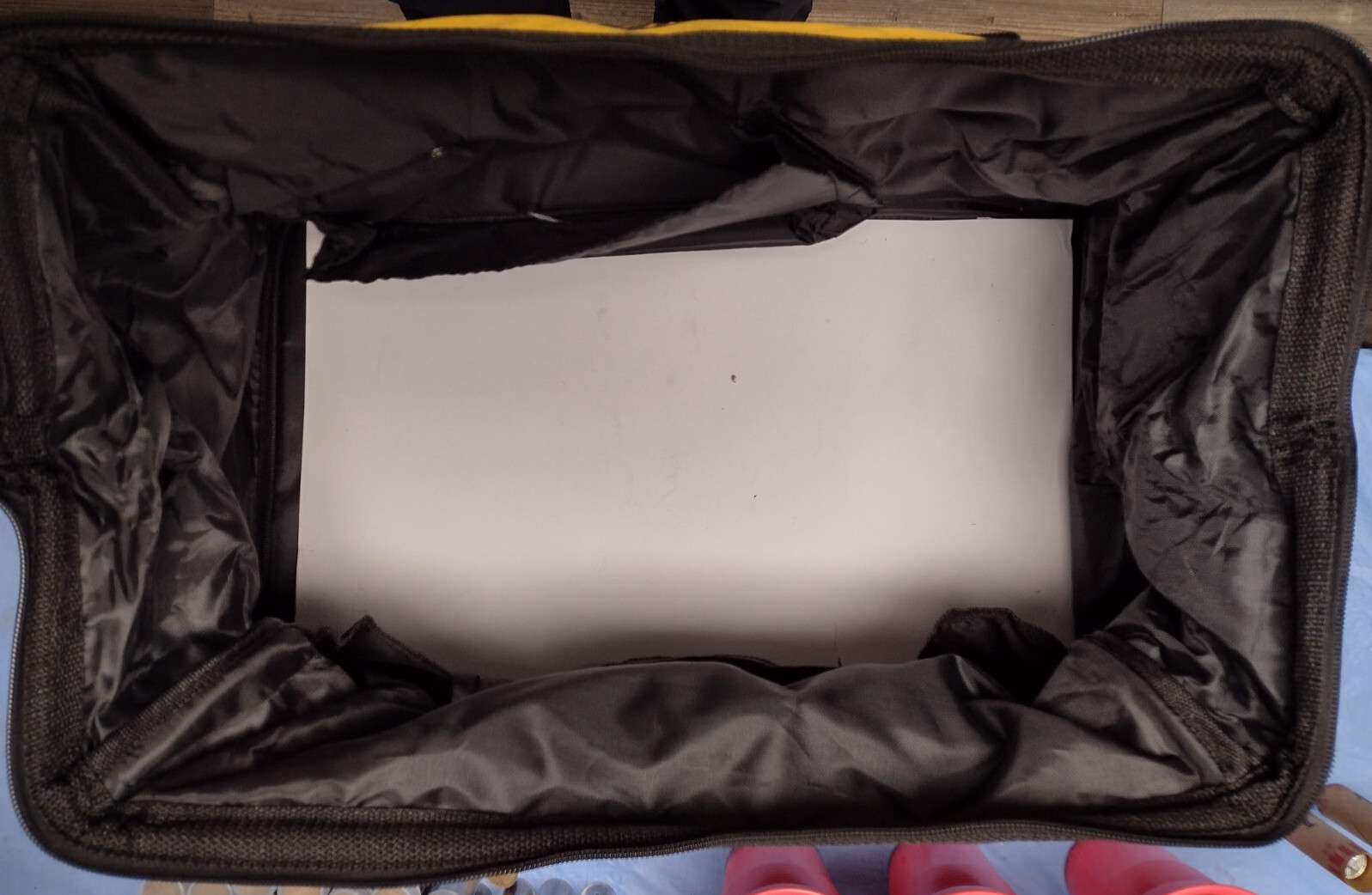 **New** Dewalt Tool Bag Heavy Duty Ballistic Nylon 19” x 12″ x 12″ w/ 14 pockets
