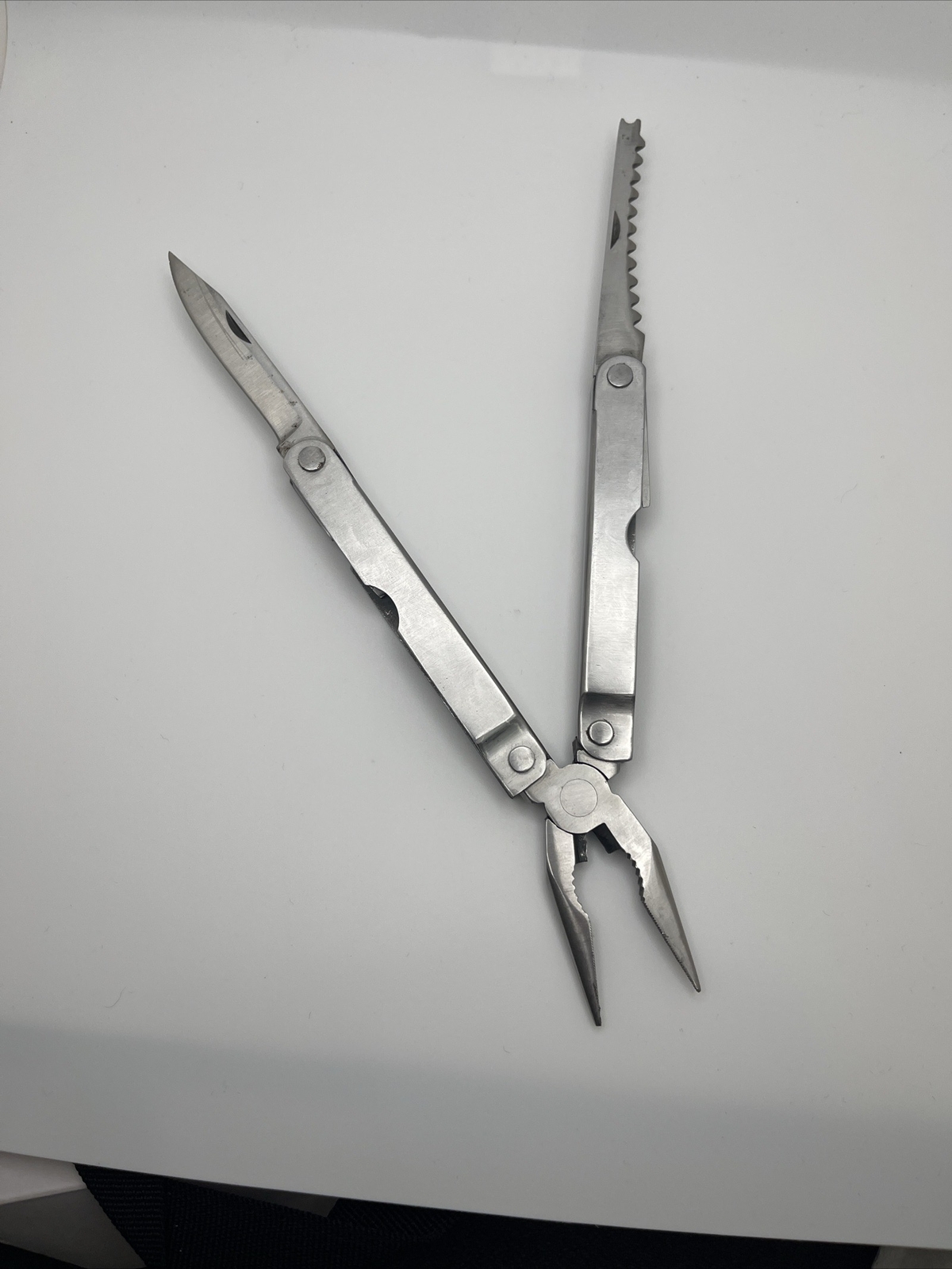 Alltrade 9-in-1 Stainless Steel Multi-tool with Pliers