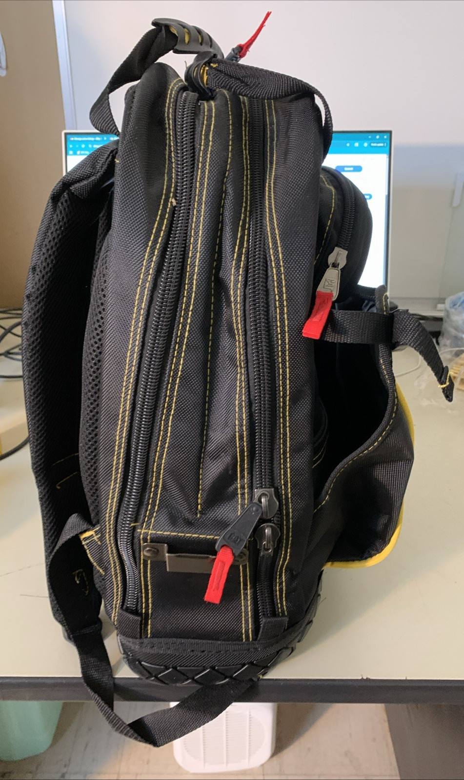 Cat 17 Inch Pro Tool Back Pack – 240052