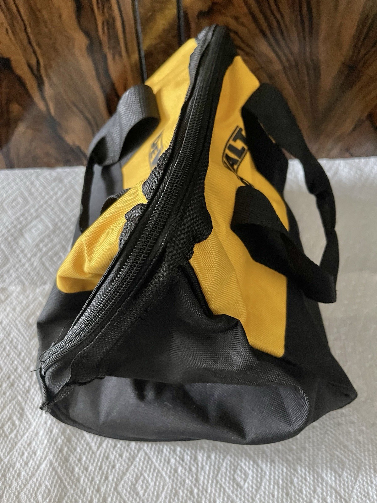 NEW Dewalt Large Nylon 13 x 10 x 10 Collapsable Tool Bag Tote