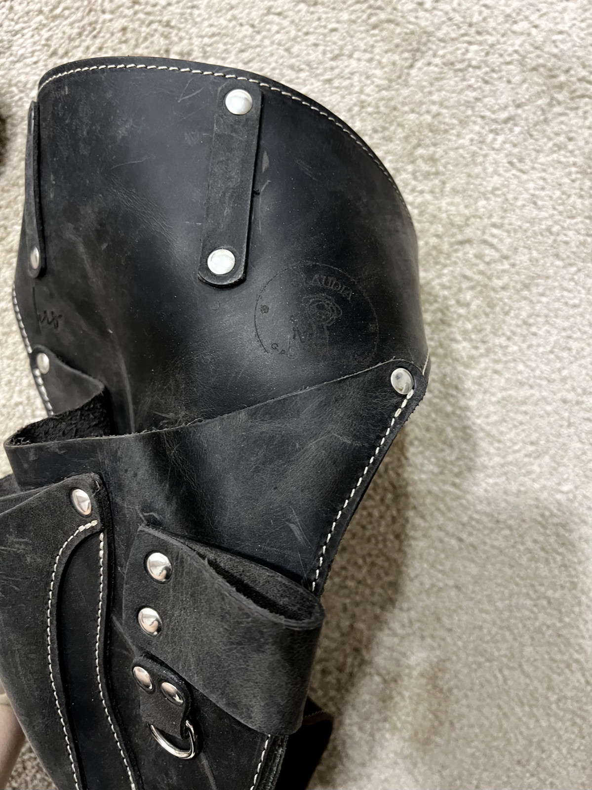 Leather garden Tool Belt. damaged – has some damages, see photos