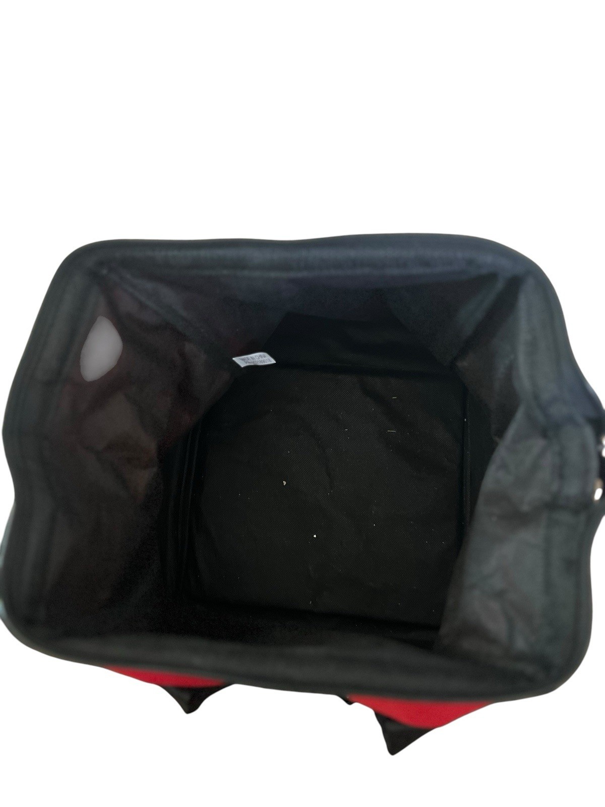 MILWAUKEE HEAVY DUTY CONTRACTORS BAG 11″ x 11″ x 10″ 00158000848 – RED