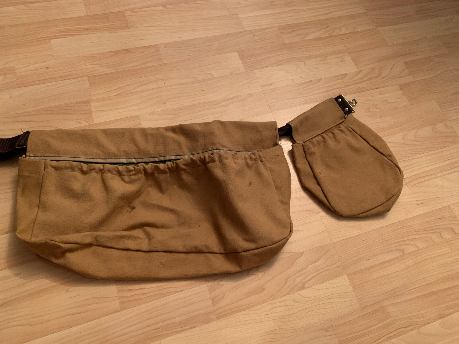 Duck bird hunting pouch vintage waxed canvas belt attachment