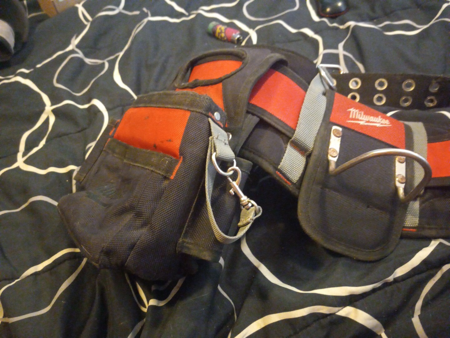 Milwaukee 48-22-8110 28 Pocket Electricians Adjustable Tool Bag Belt Set