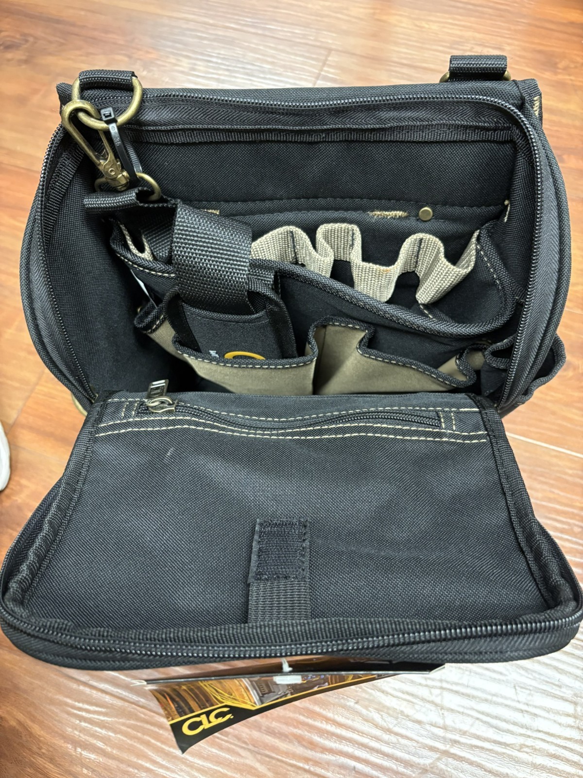 CLC – #1509 – Electrician Tool Bag – 21 Pockets