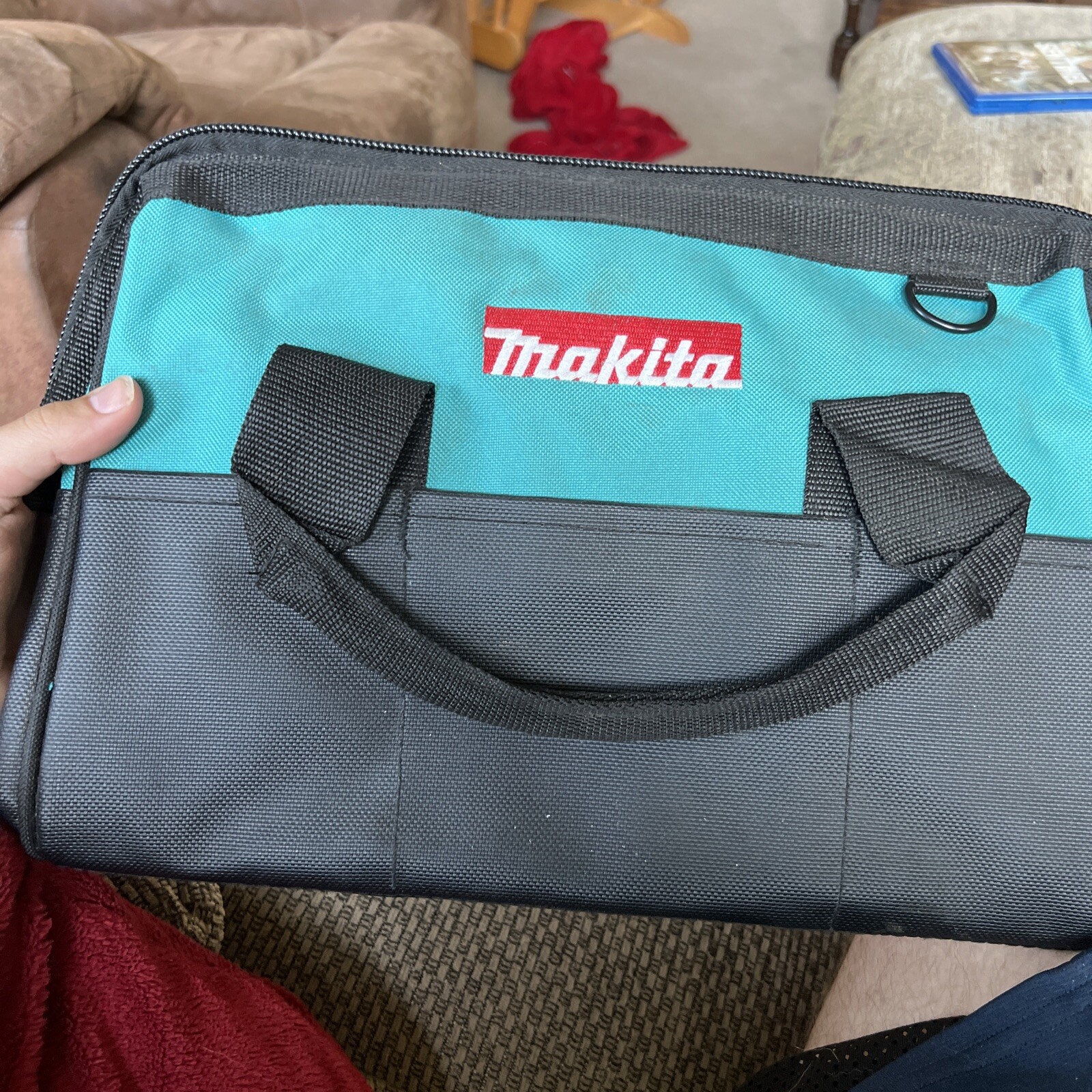 Makita 14″x 9″ x 11″ Tool Bag/Case 8 Pockets Fr 18V Drill, Saw 18 Volt Strap