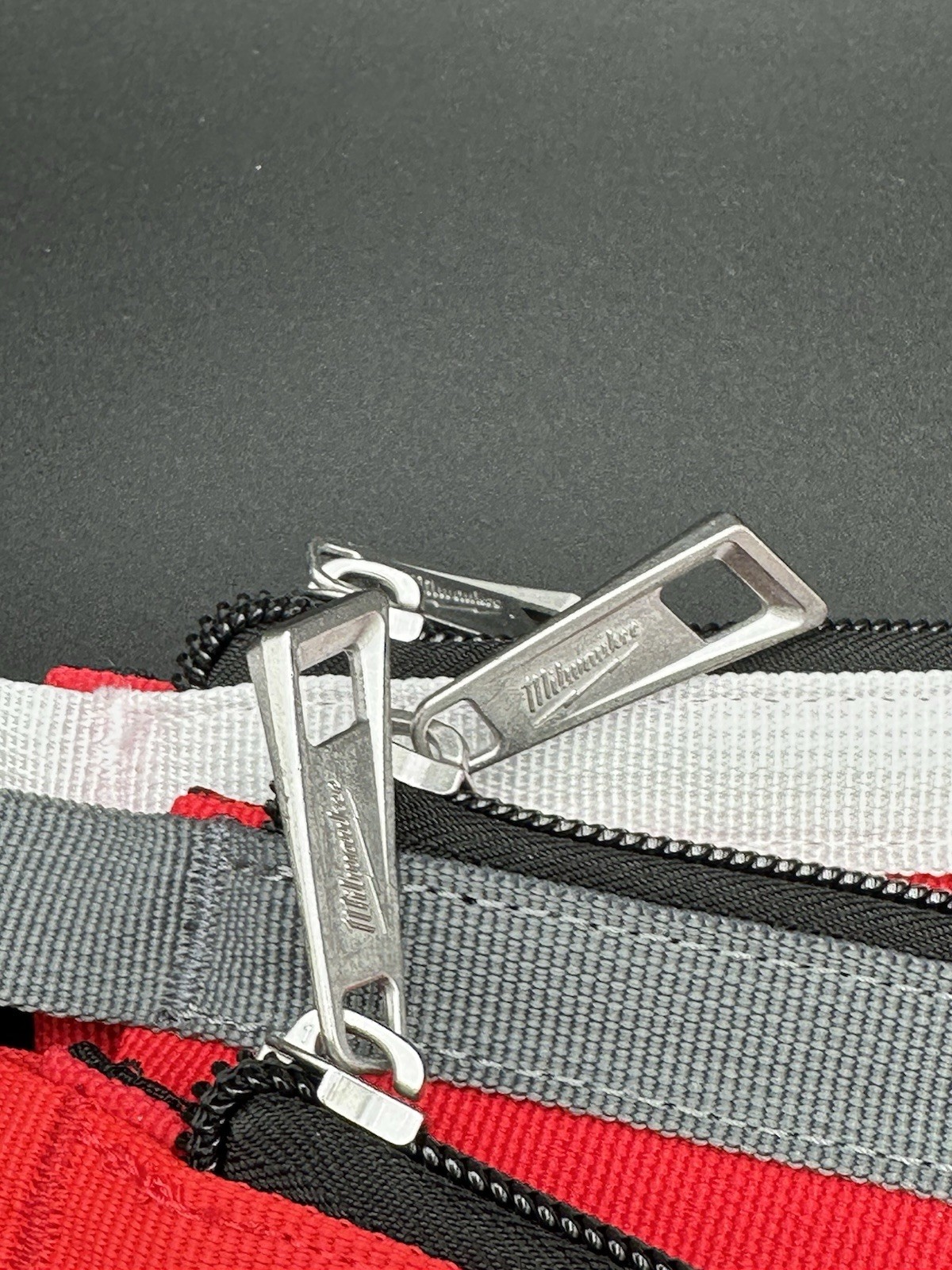 Milwaukee 48-22-8193 Water Resistant Stand-Up Base Zipper Heavy Pouches – 3pc