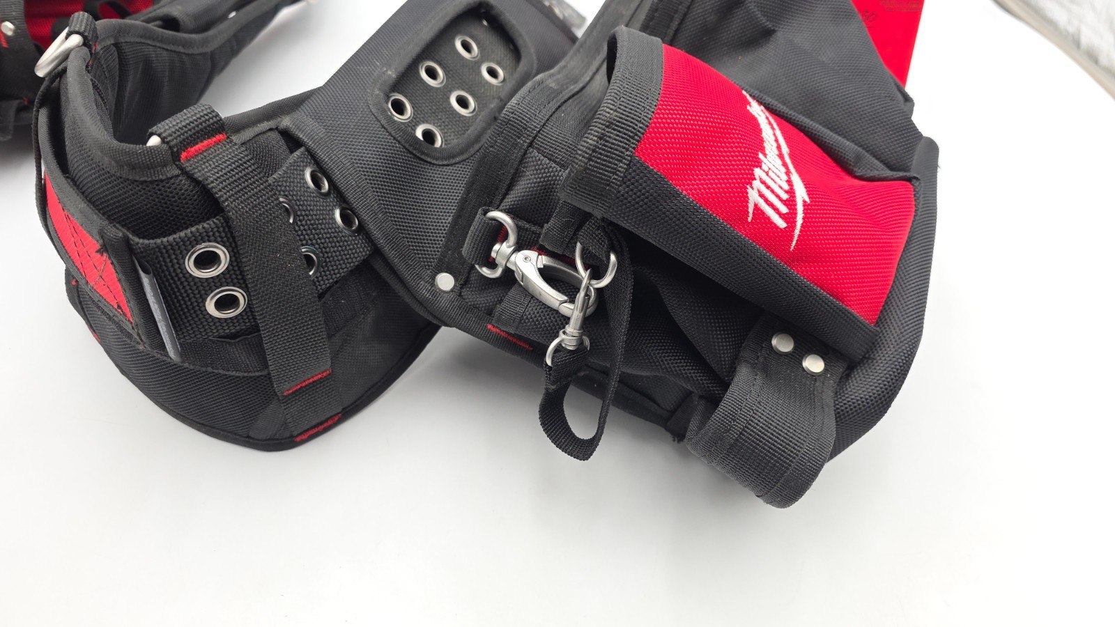 Milwaukee 48-22-8110 29-Pocket Electricians Adjustable Tool Bag Belt New