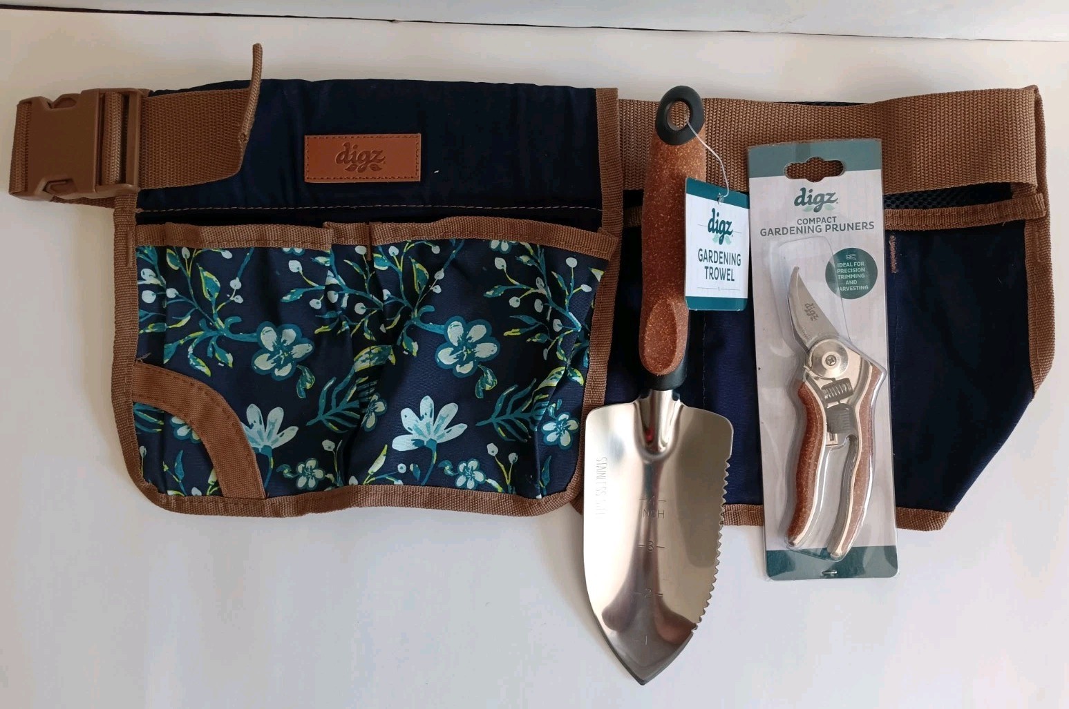 Gardening Tool Belt, Midnight Floral w/tools
