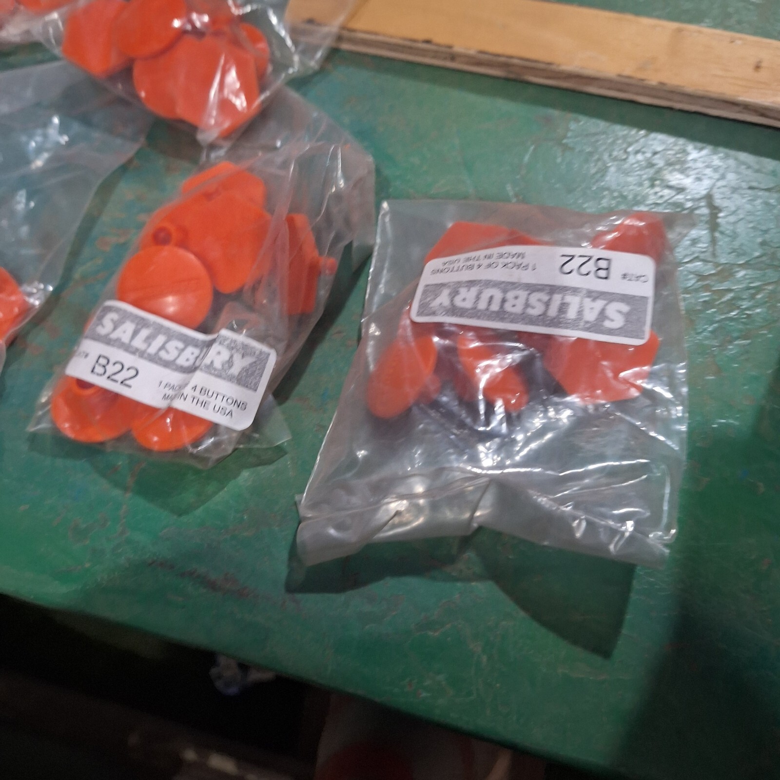 Salisbury Buttons For Sleeve Bag B22