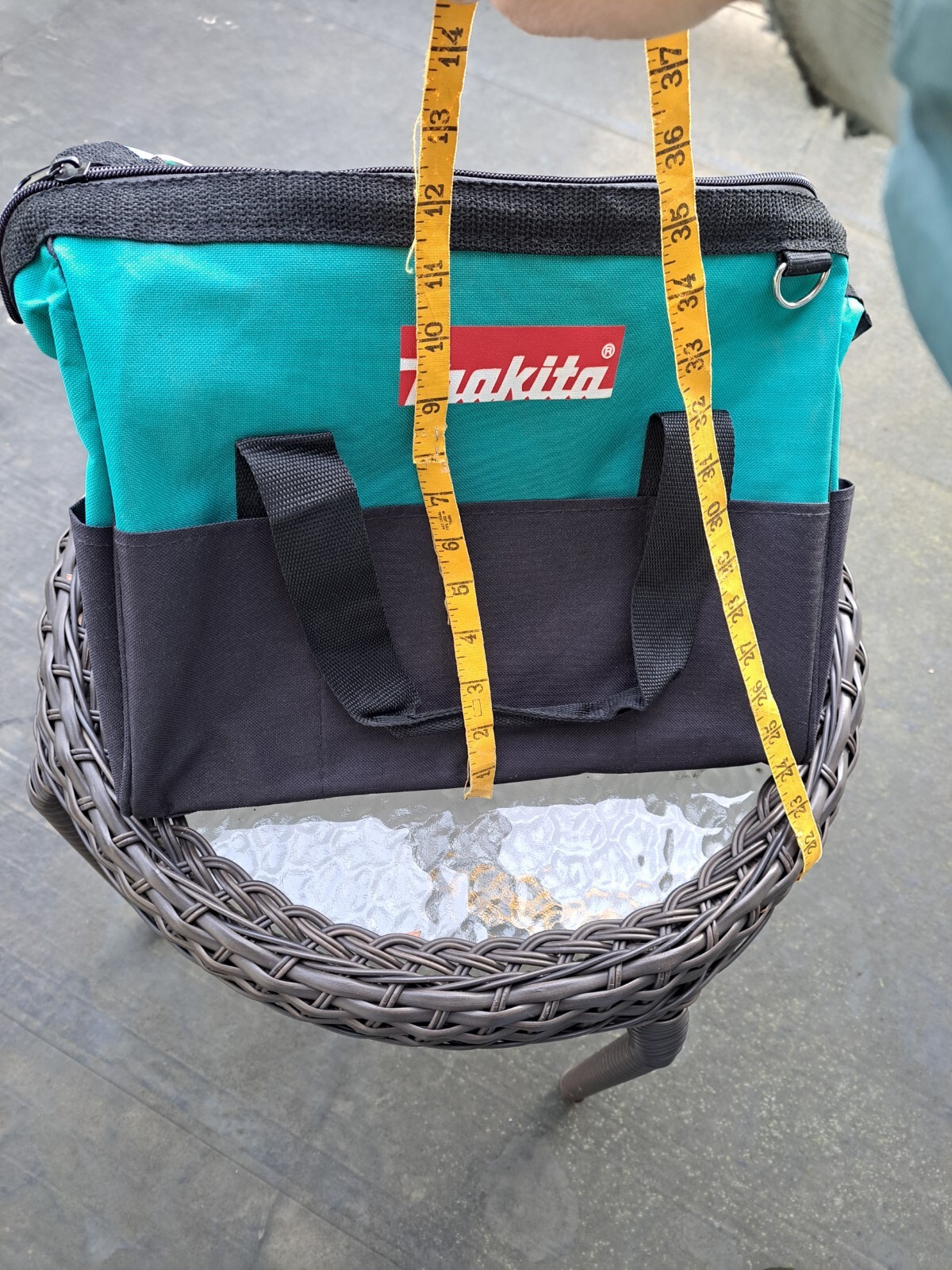 Makita 14″x 9″ x 11″ Tool Bag/Case 8 Pockets Fr 18V Drill, Saw 18 Volt Strap