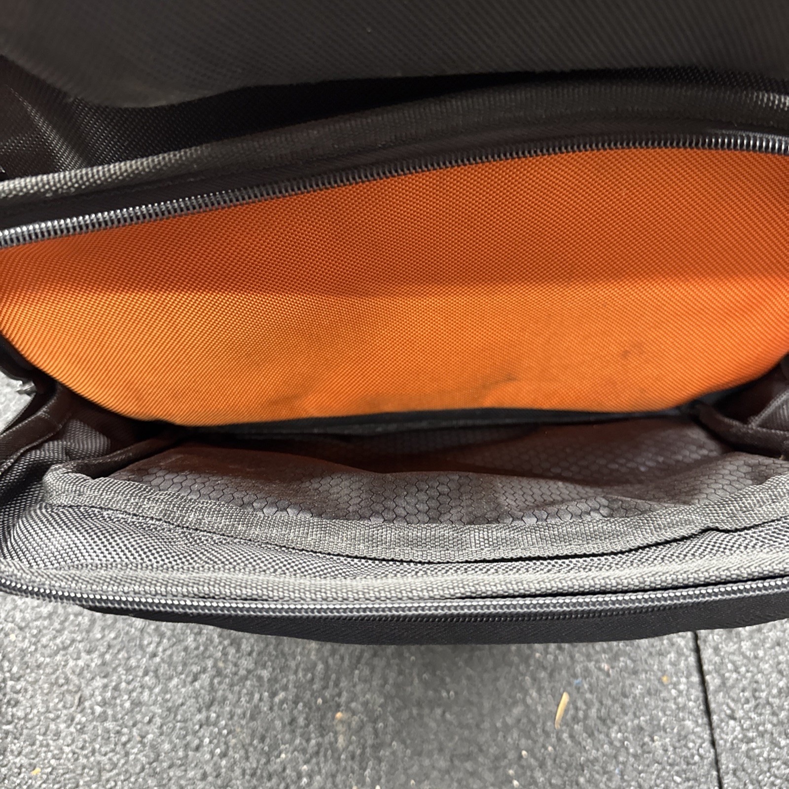 Klein Electrician’s Tool Bag Backpack Heavy Duty Tradesman Pro! W/multi-meter!