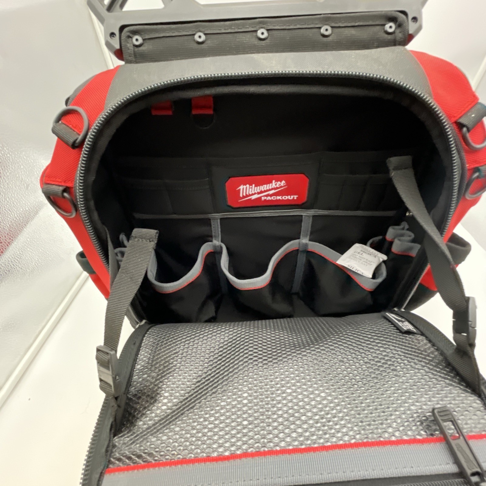 Milwaukee 48-22-8316 PACKOUT 15″ Structured Tool Bag 🔥NEW🔥
