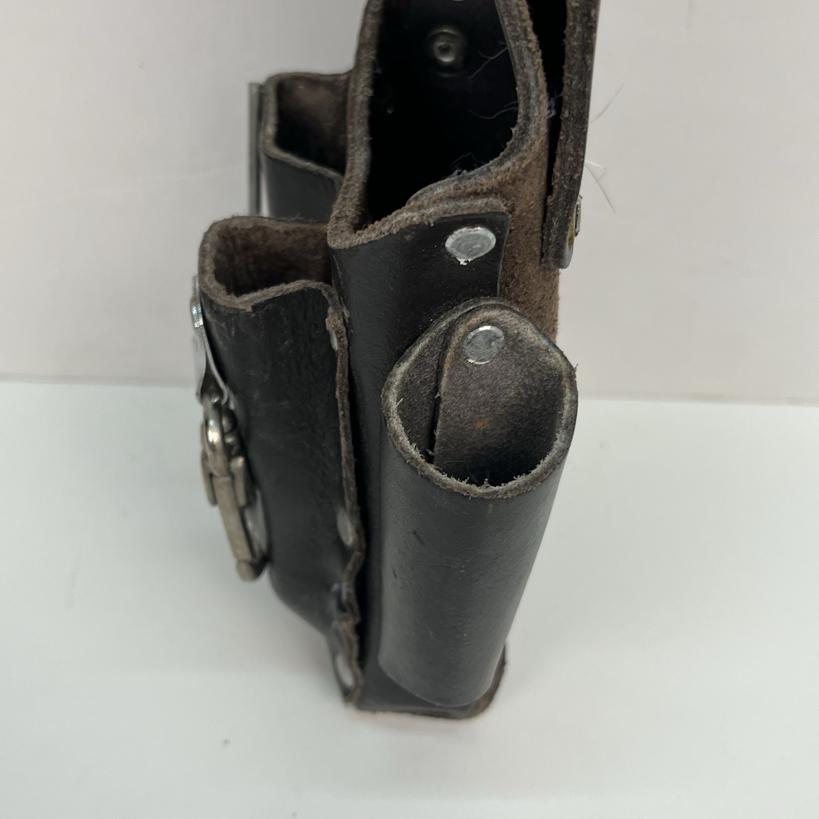 Southwire POUCH4 Leather Tool Pouch 5 Pocket Pouch + Electrical Tape Chain USED
