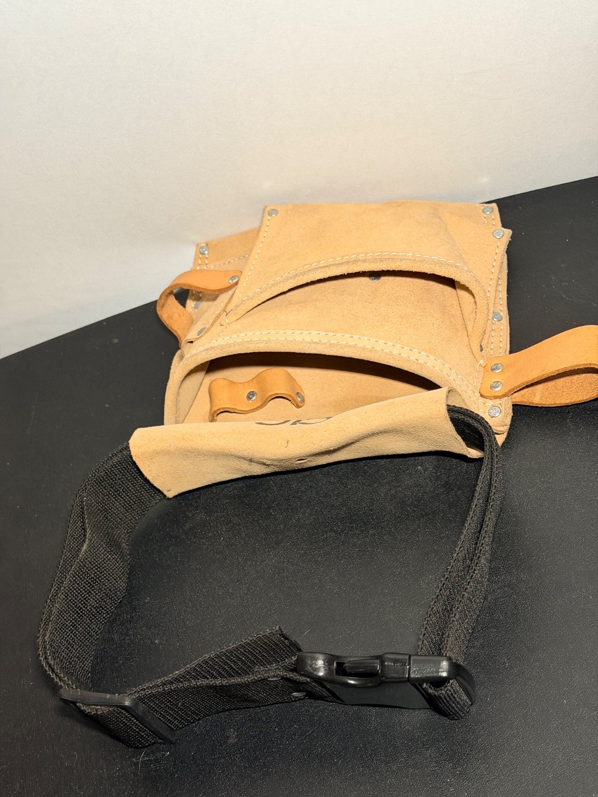 CLC Work Gear PK489X Soft Leather Pouch Tool Belt Tool Bag 7 slots Pre Owned