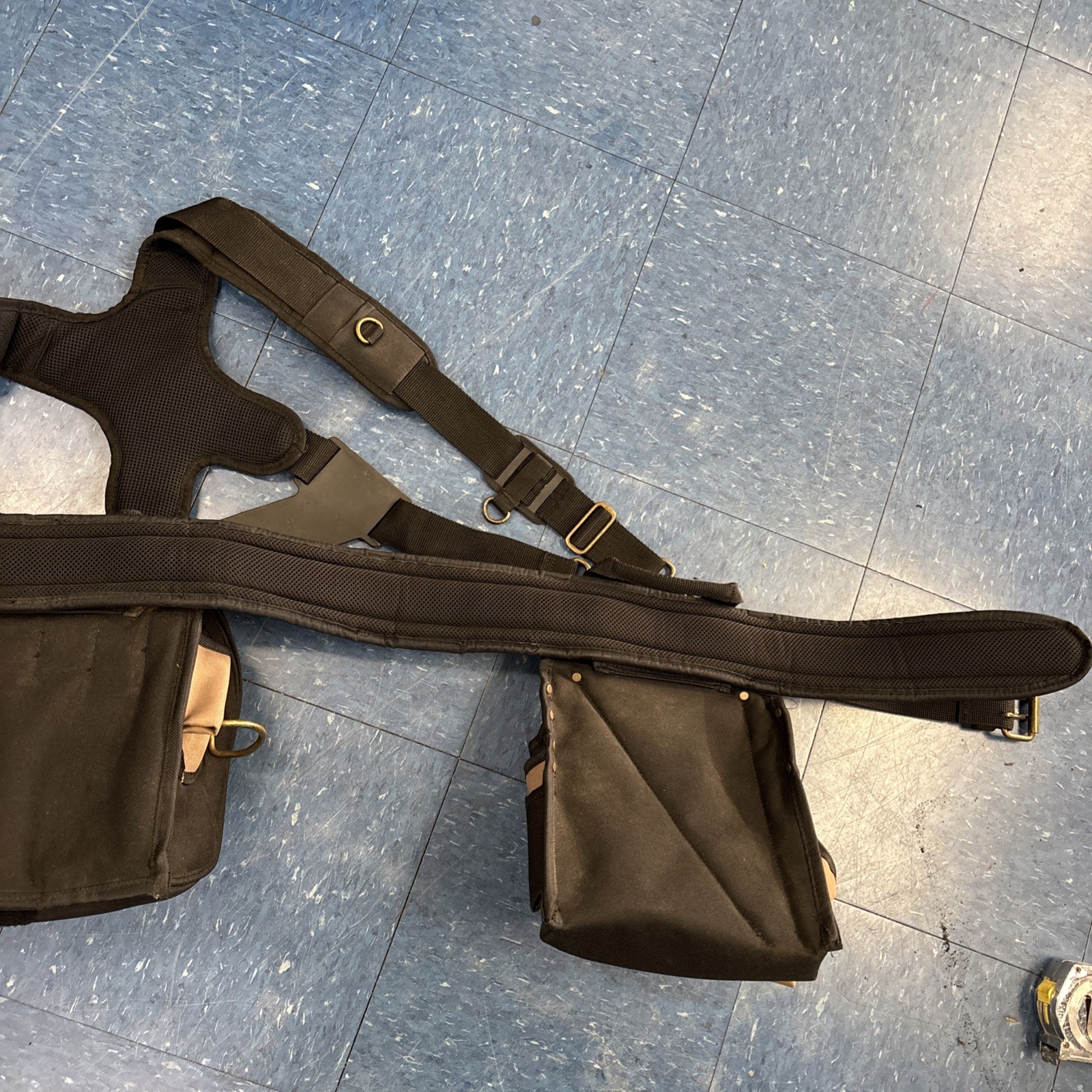 Brand New Old Stock Husky CONSGTRUCTION Tool Belt with Suspenders. Sturdy Breath