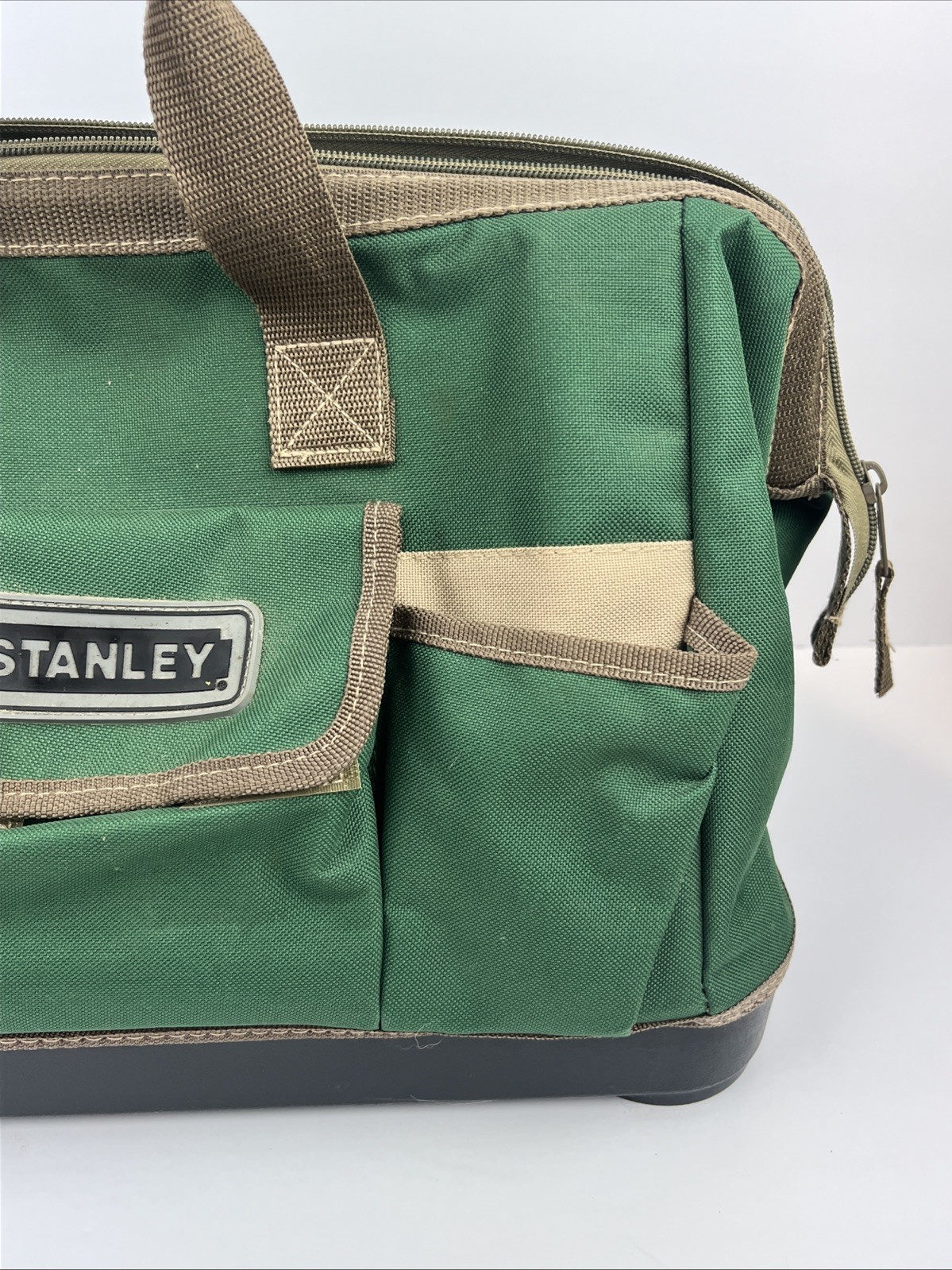 STANLEY 16″ Open Mouth Zipper Top Pockets Tool Bag Hard Bottom Green 16x11x9″