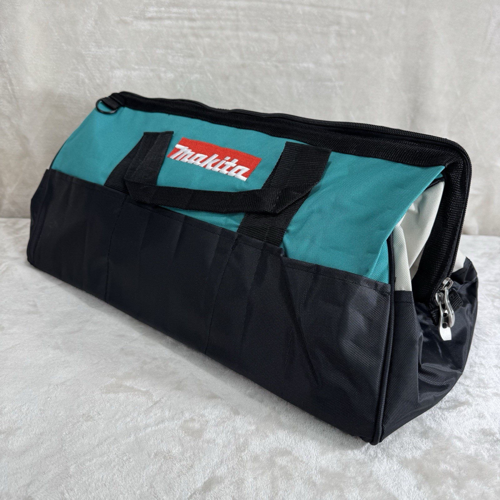 MAKITA 831271-6 21″ X 12″ CONTRACTOR TOOL BAG – BLUE/LIGHT GRAY/BLACK