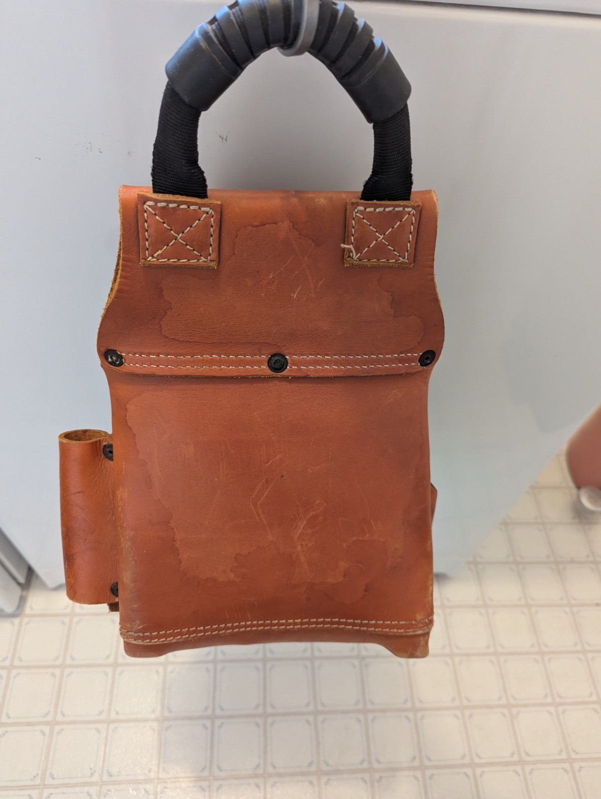 CLC Signature SeriesLeather 10 PKT Tool Bag