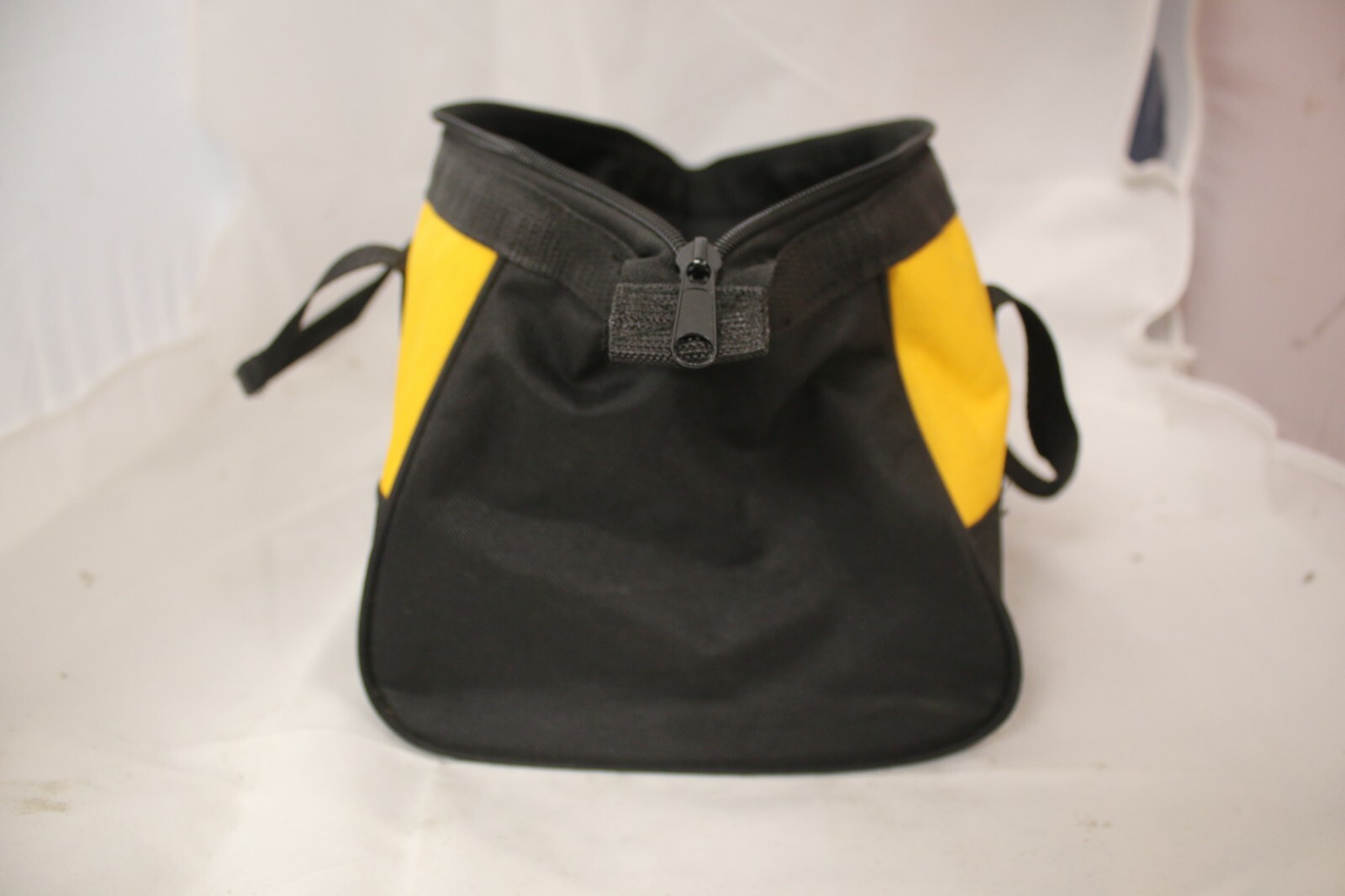 DEWALT TOOL BAG , approx. L 13″ x W 8″ x H 8″