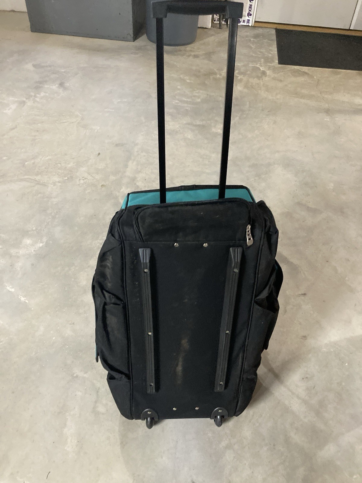 Makita LXT 831269-3 Heavy Duty Large Contractors Tool Bag with Wheels