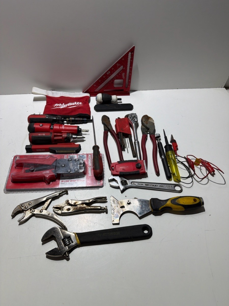 MILWAUKEE 48-22-8316 15″ STRUCTURED TOOL BAG WITH TOOLS (P32013049)