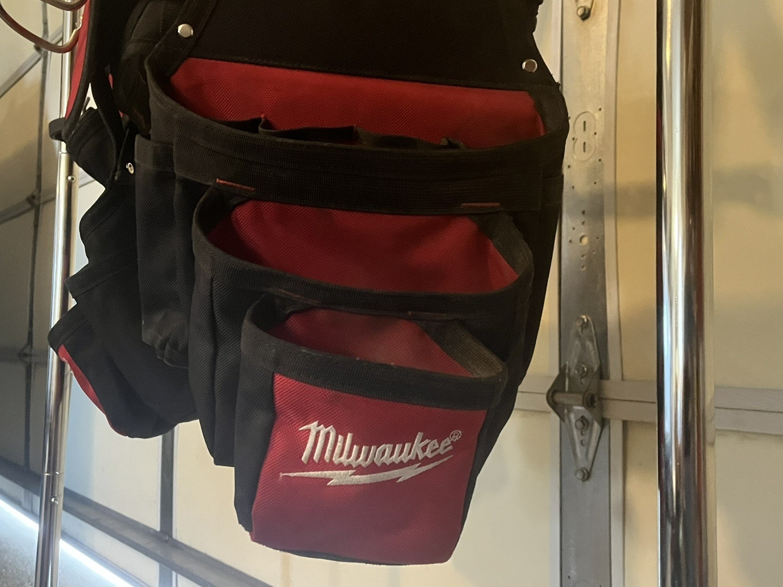 Milwaukee 48-22-8120 30 – 53-Inch 24-Pocket Suspension Rig Contractor Work Belt