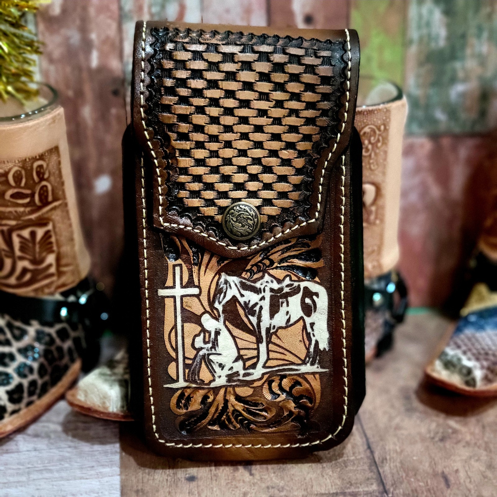 Praying Cowboy Western Leather Phone Holstor LARGE 7×4″ Snap Closure.