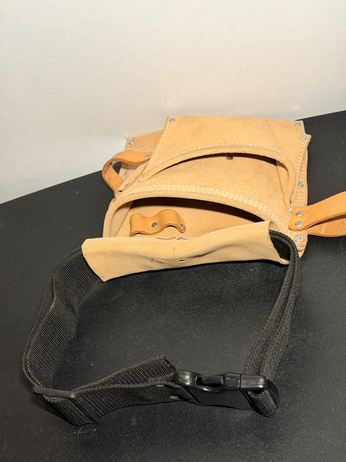 CLC Work Gear PK489X Soft Leather Pouch Tool Belt Tool Bag 7 slots Pre Owned