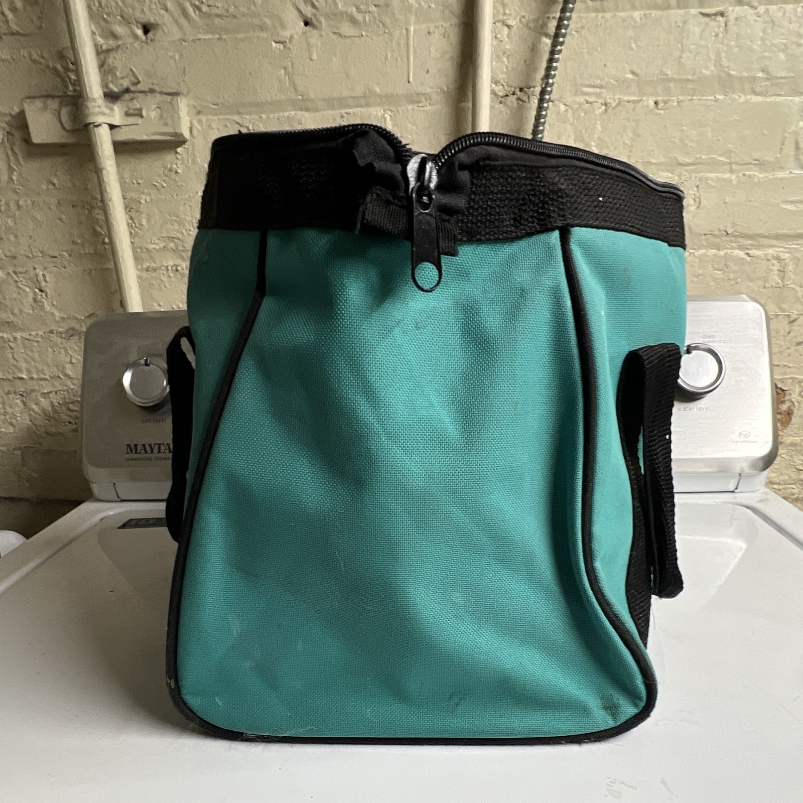 Makita Fabric Tool Bag Teal/Black w/ Handle, Zipper Closure, Single Item