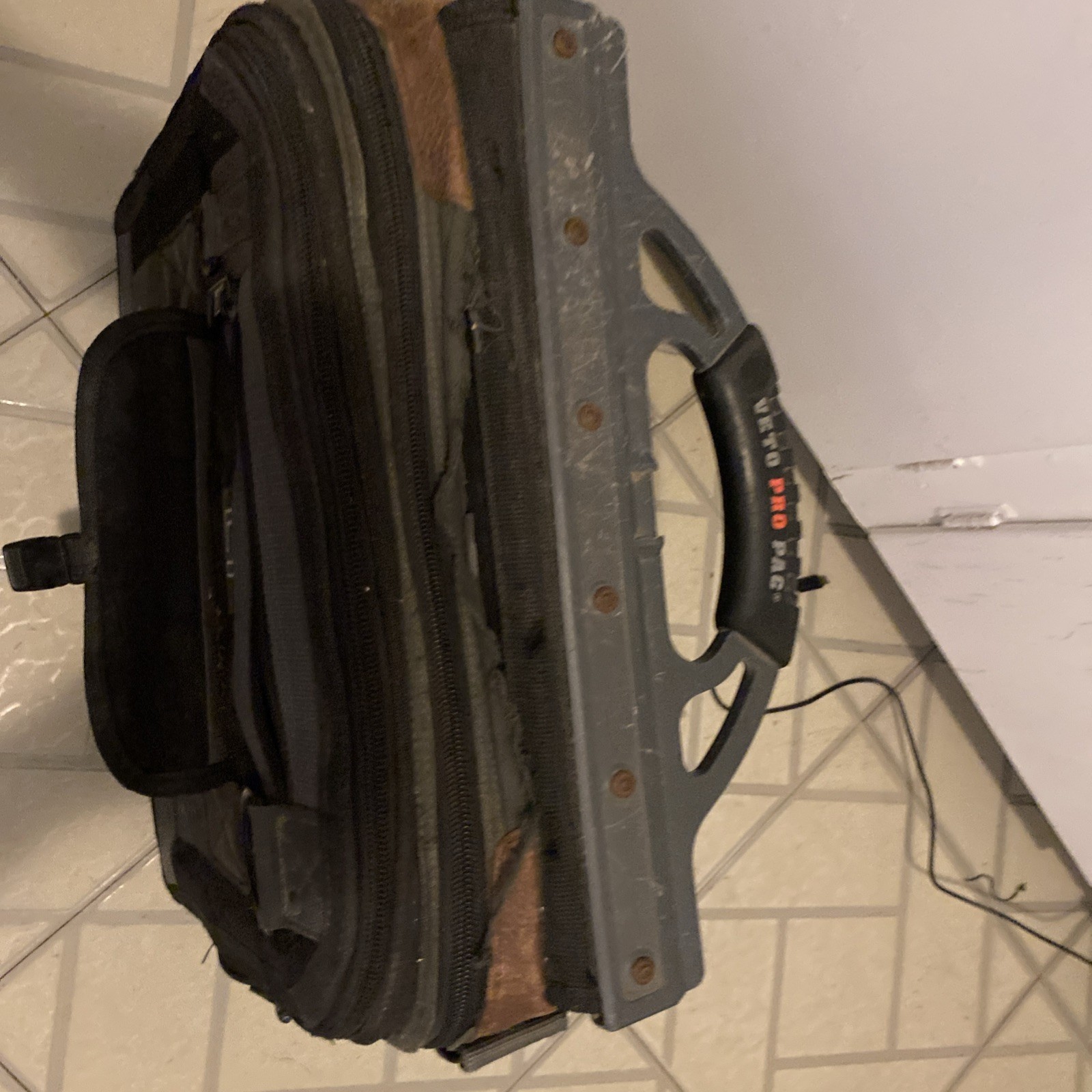 VETO PRO PAC LT ,looks Rough Missing Straps AS IS For Parts,READ