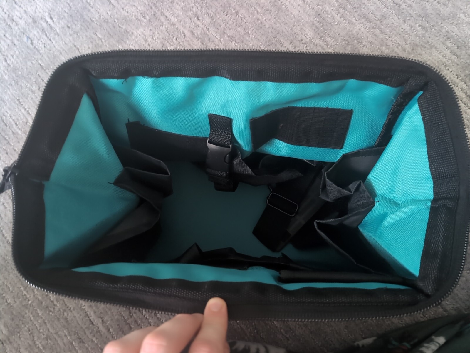 MAKITA 831253-8, 14 INCH CONTRACTOR TOOL BAG