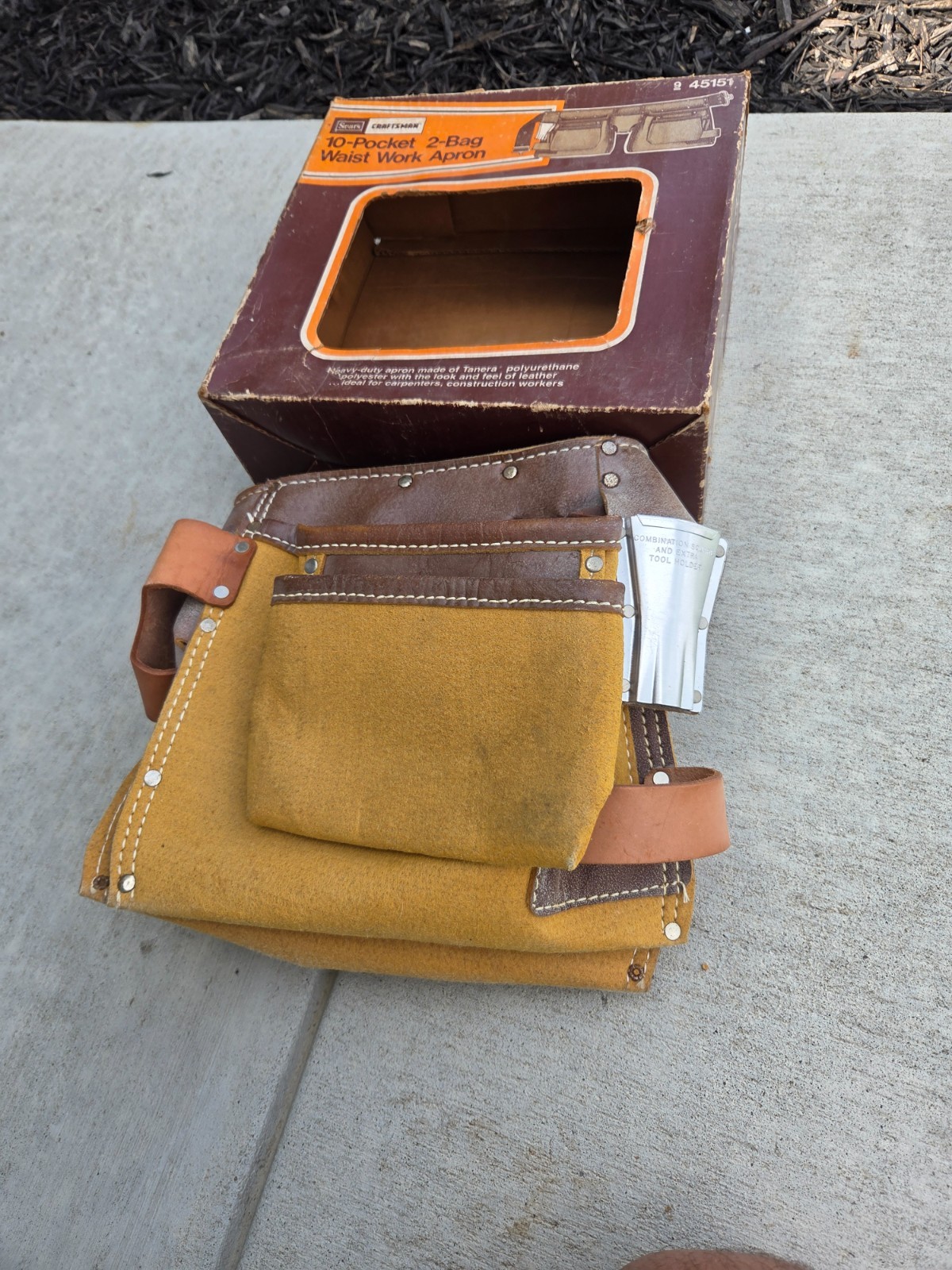 Vintage Sears Craftsman 10-pocket 2- bag waist work apron. New old stock in box.