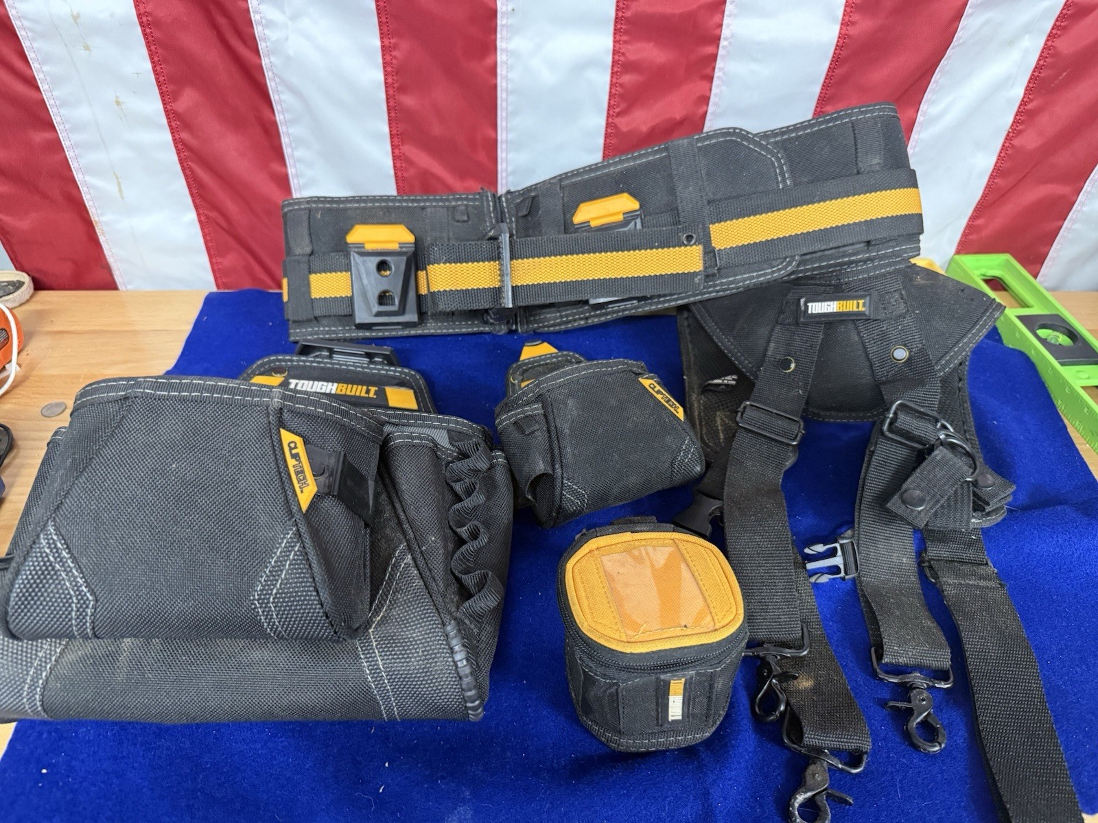TOUGHBUILT TB-CT-111CP Contractor Tool Belt Set , 3 Pouches And Shoulder Harness