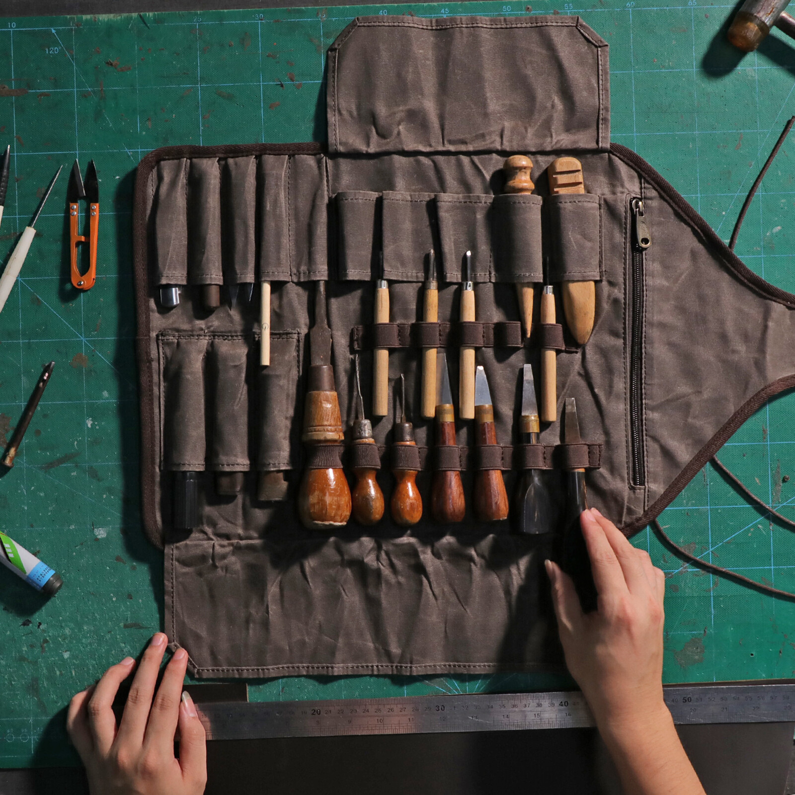 TOURBON Vintage Wax Canvas Carving Tool Organizer Bag Roll up Storage Holder