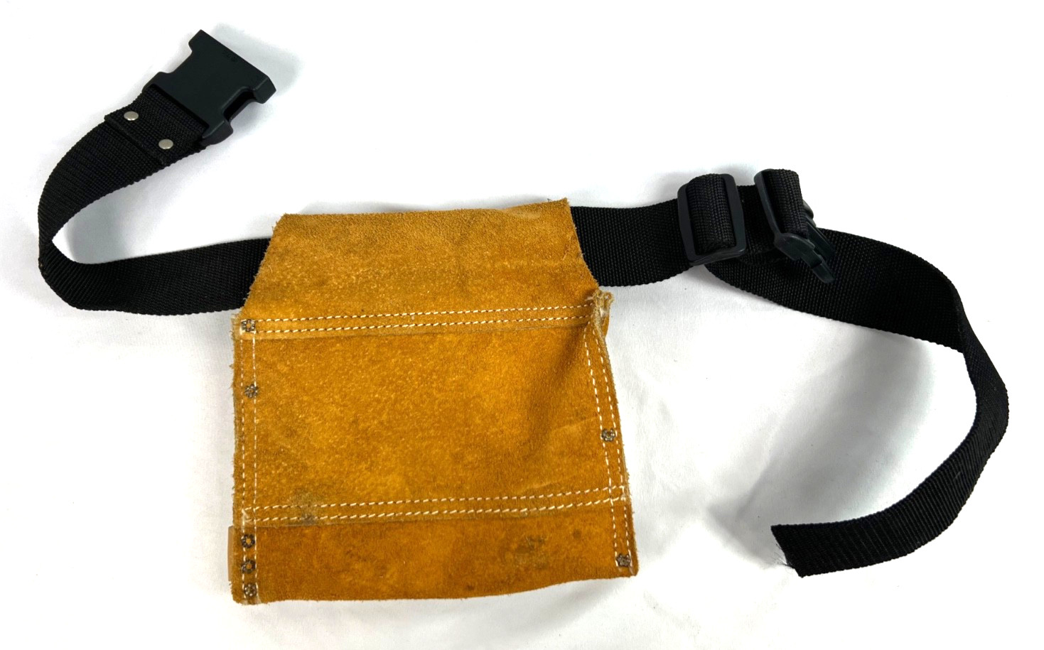 CLC 2100X Suede Leather 3-Pocket Carpenters Tool & Nail Bag Black Strap 9 In x9