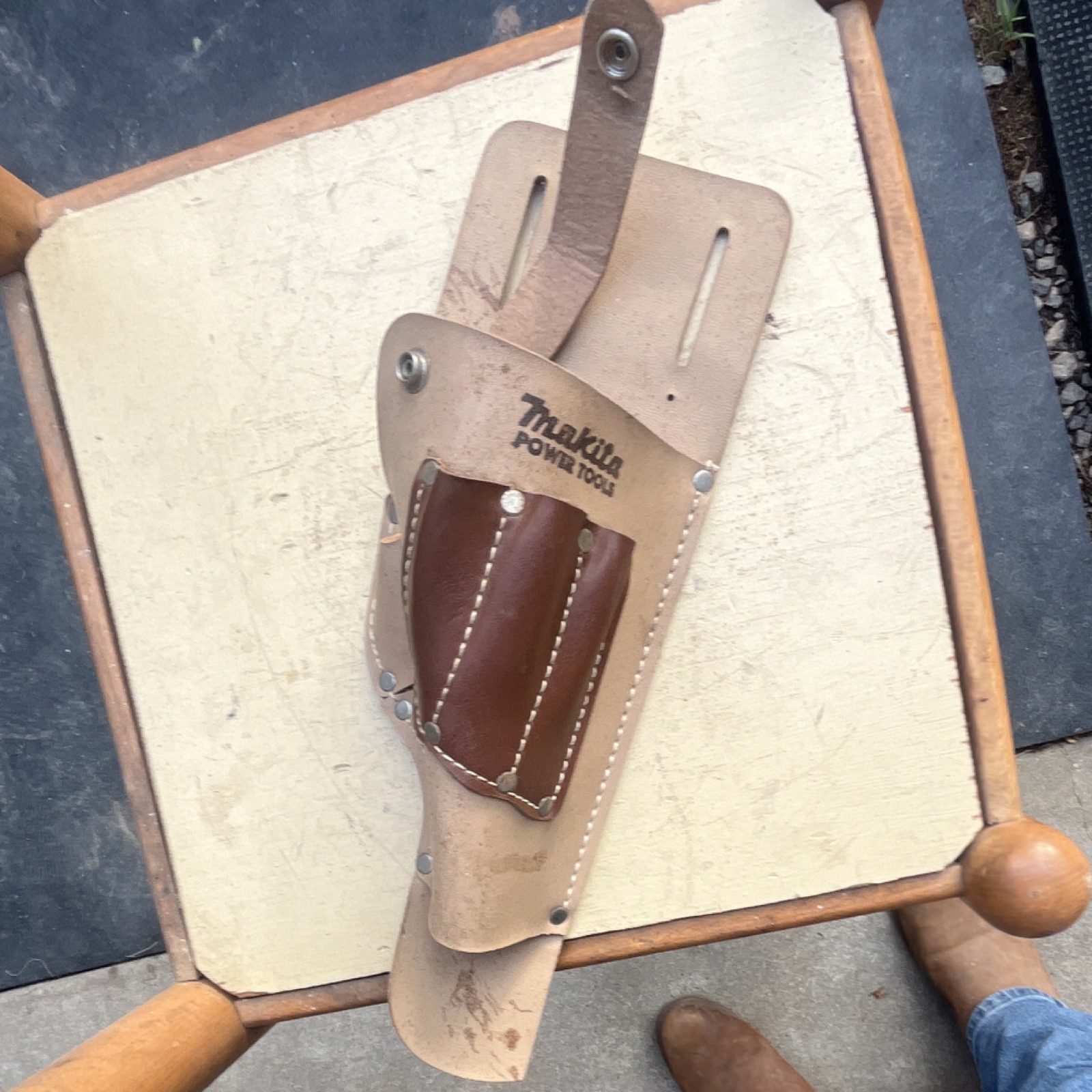 Makita Power Tools Leather Tool Holster Pouch Holder, Tan/Brown, 1 Item