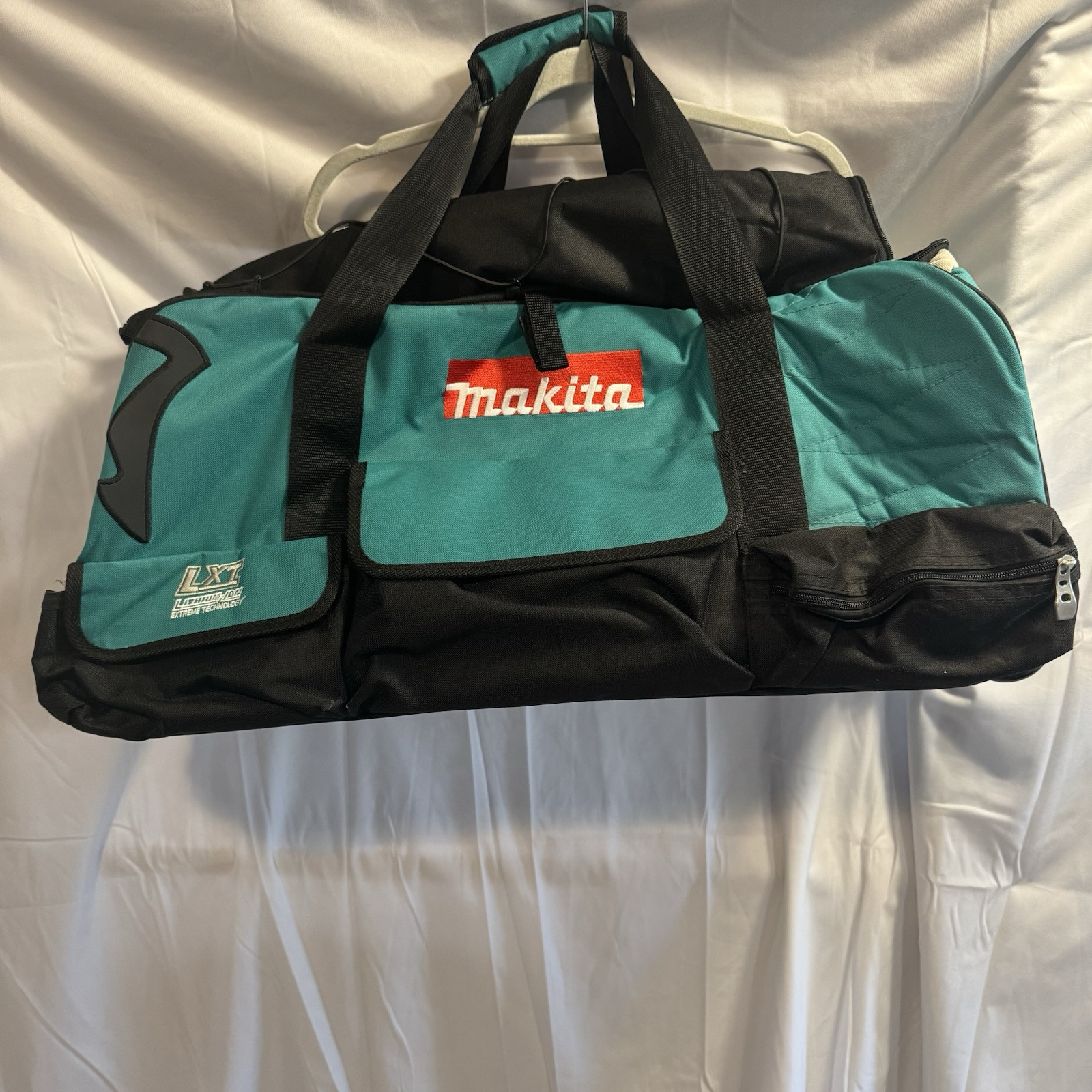 Makita 831269-3 LXT Rolling Tool Bag with Wheel – Large