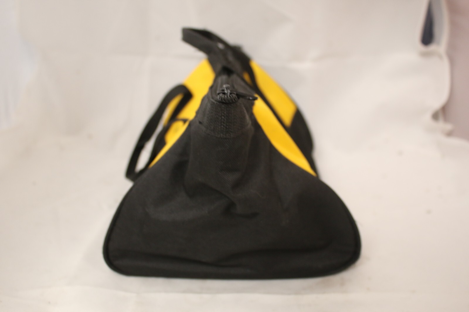 DEWALT TOOL BAG , approx. L 13″ x W 8″ x H 8″