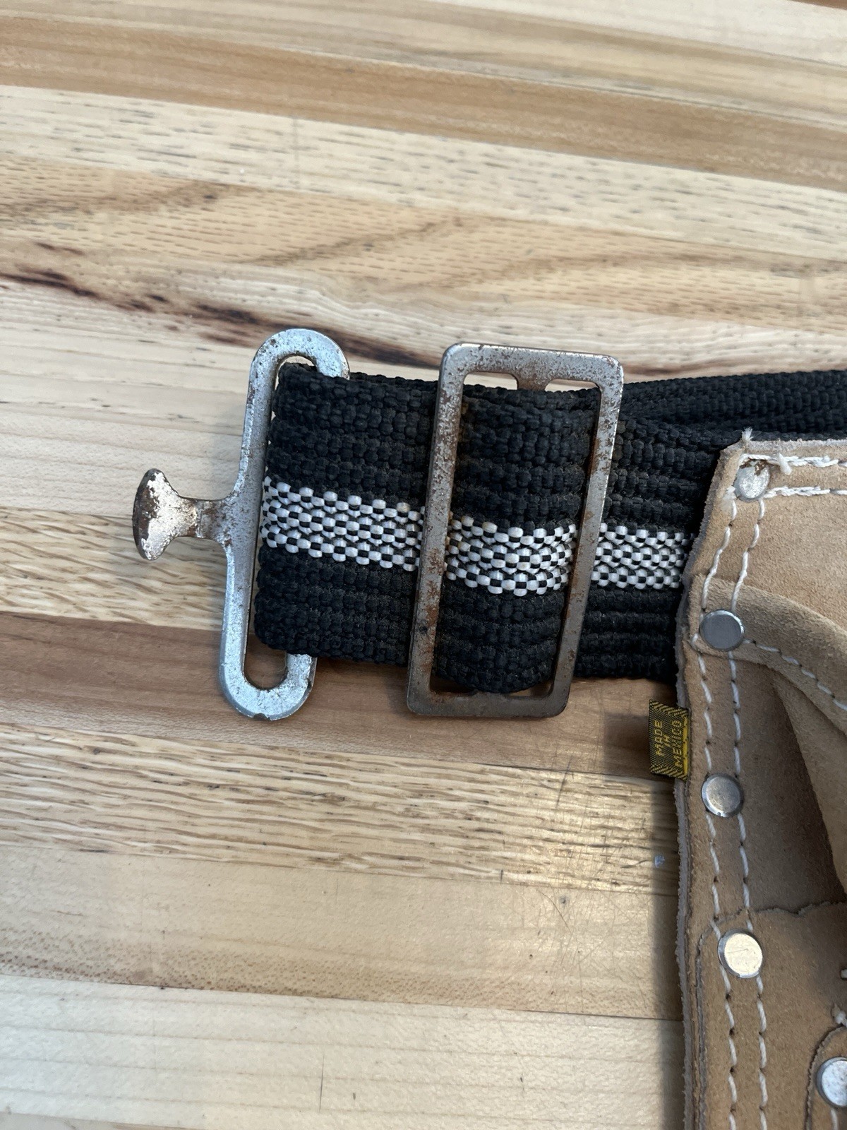 Rooster Leather 6 Pocket/ Pouch Tool Belt Suede R499-4