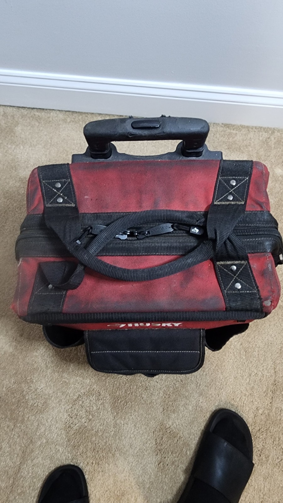 Husky HD65018-TH 18 Pockets Telescoping Handle Rolling Tool Bag
