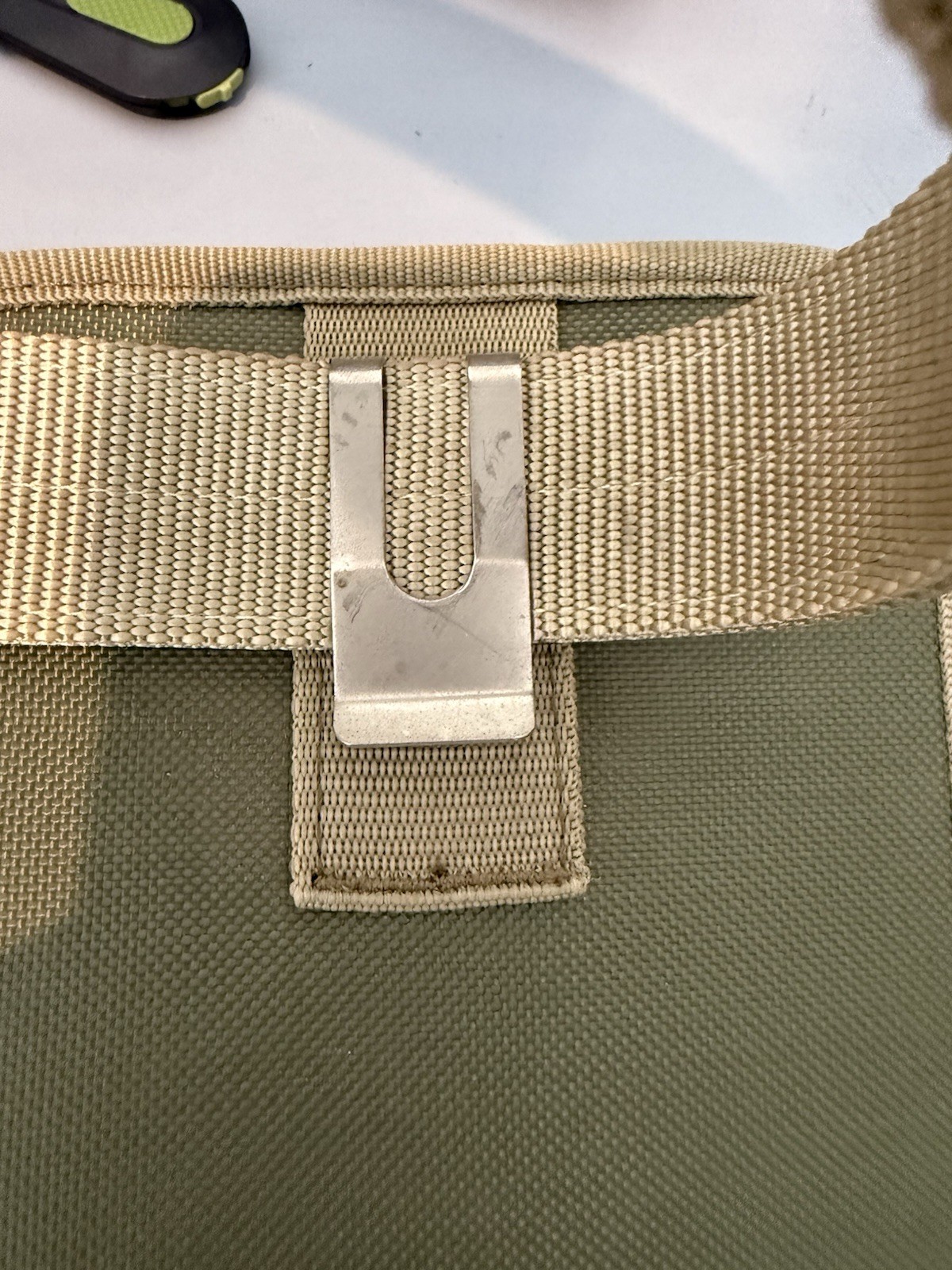 Duluth Trading Medium Green Multi Two Pouch Soft