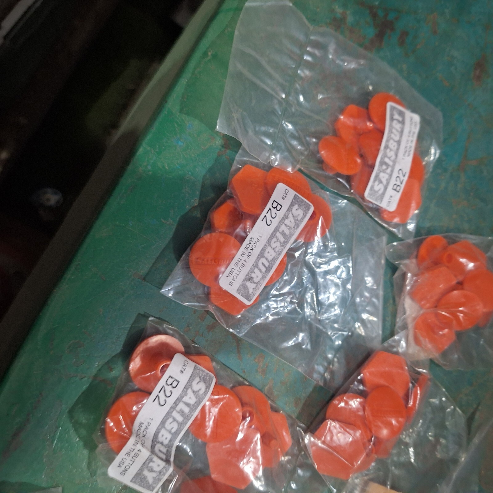 Salisbury Buttons For Sleeve Bag B22