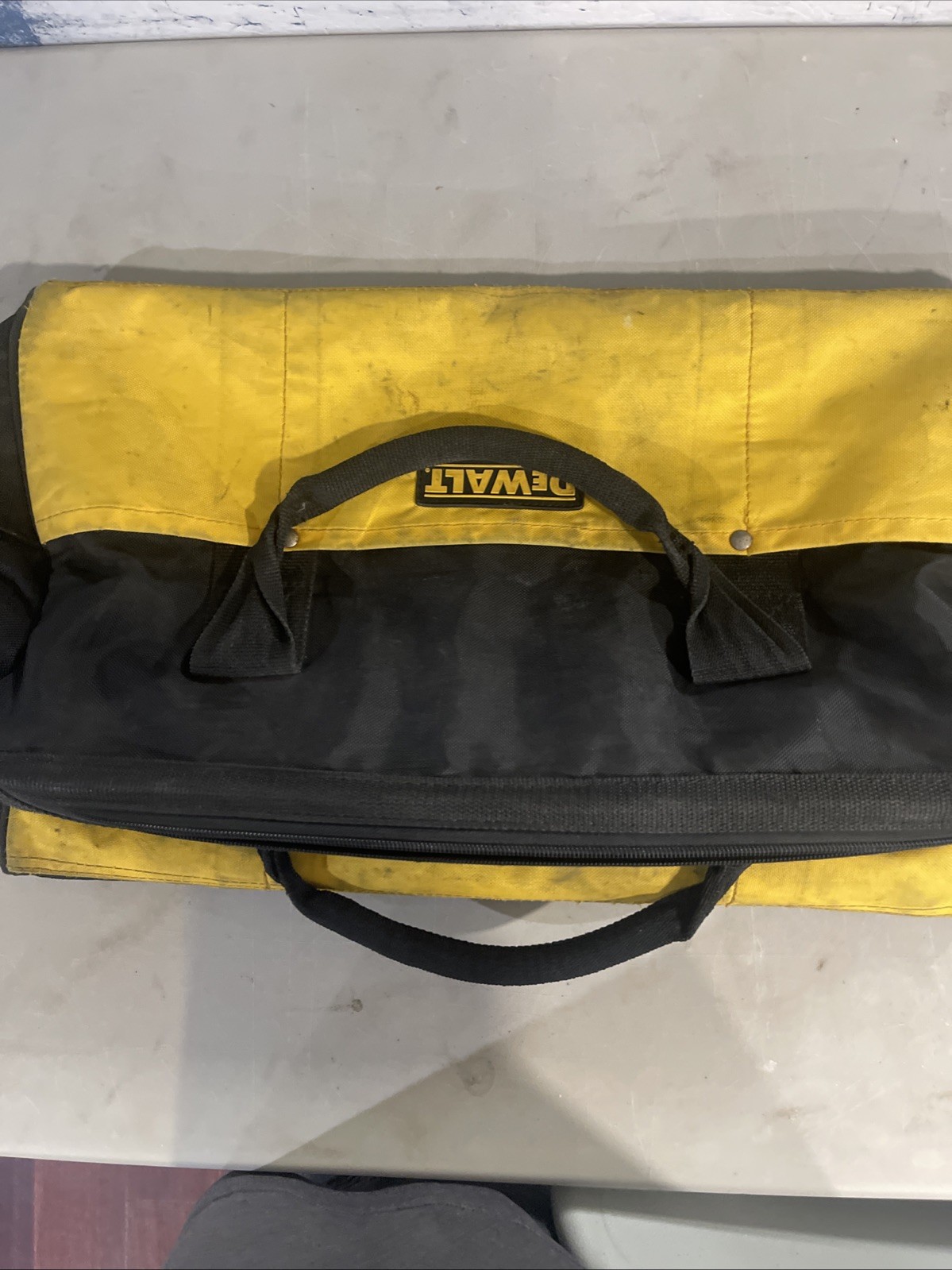 Dewalt DCK019 Tool Bag Heavy Duty Ballistic Nylon 19” x 12″ x11″ w 6 pockets