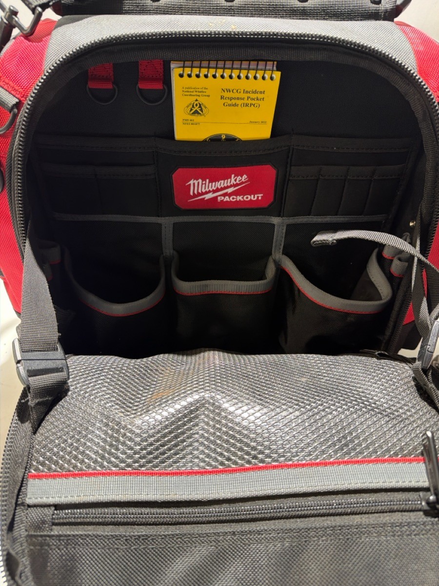 MILWAUKEE 48-22-8316 15″ STRUCTURED TOOL BAG WITH TOOLS (P32013049)