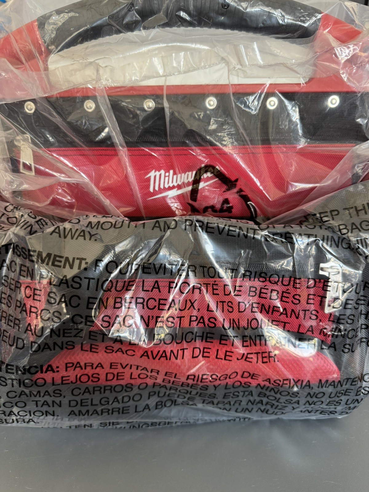 Milwaukee 48-22-8315 15″ PACKOUT Storage Tote, 32 Total Pockets Metal Tape Clip