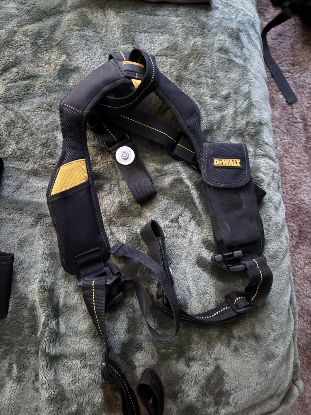 DEWALT DWST1-75552 Tool Belt Pouch and Hammer Loop – Black/Yellow