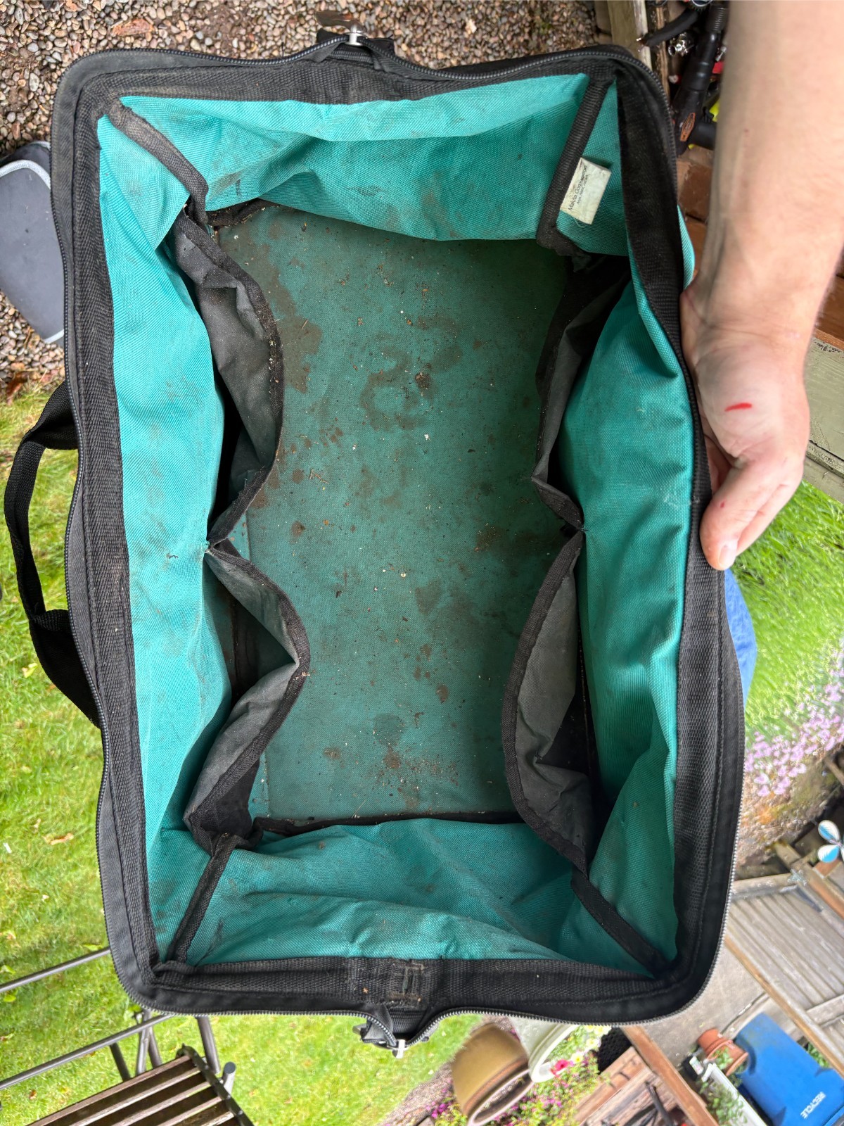 Makita 831271-6 21″ x 12″ Contractor Tool Bag